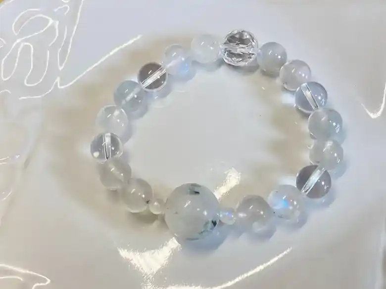 稀少ムーンストーン ペグマタイト（インド産）：6月の誕生石